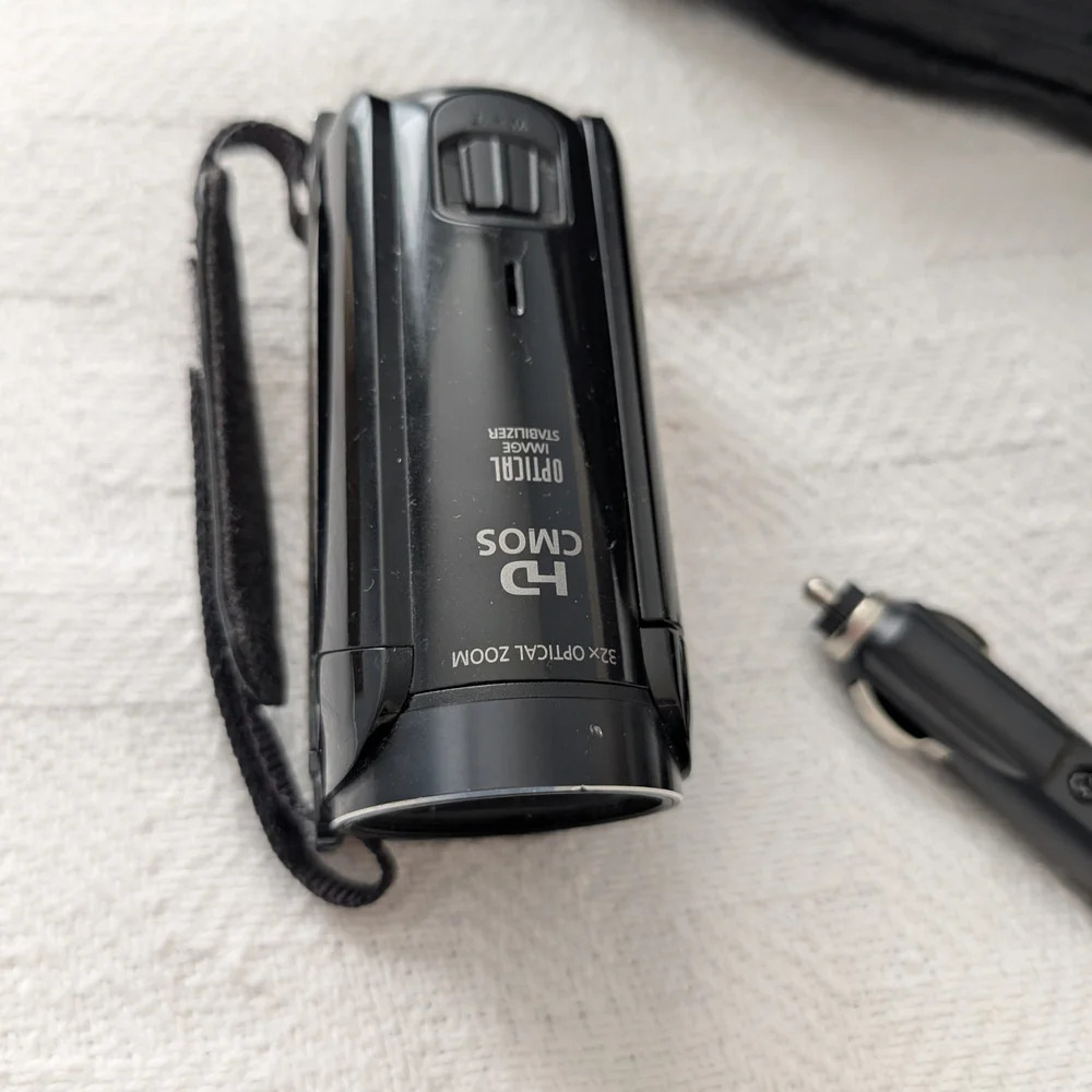 Canon VIXIA HF R800 Camcorder Black - Picture 3 of 9